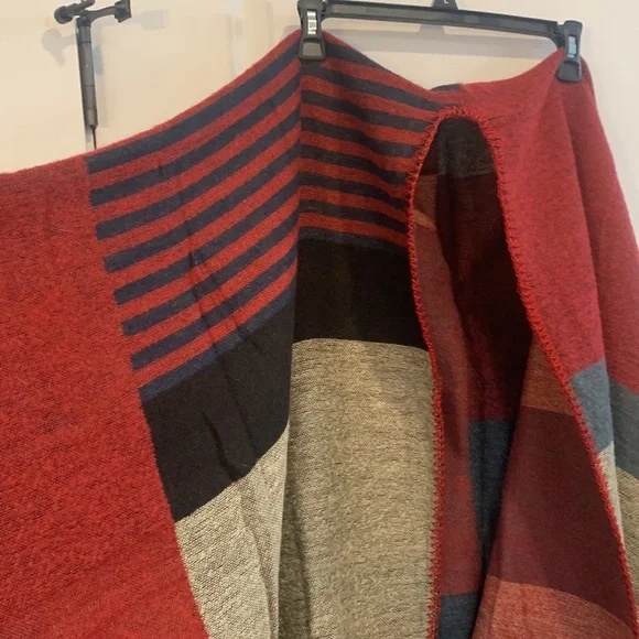 Wrap - NWT - Picture 10 of 11